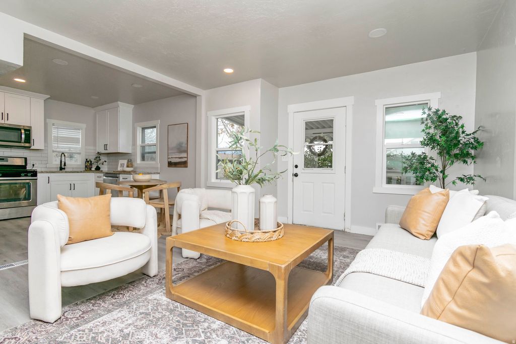 Photo of 1378 W 4200 S, Taylorsville, UT 84123 (MLS # 2131699)