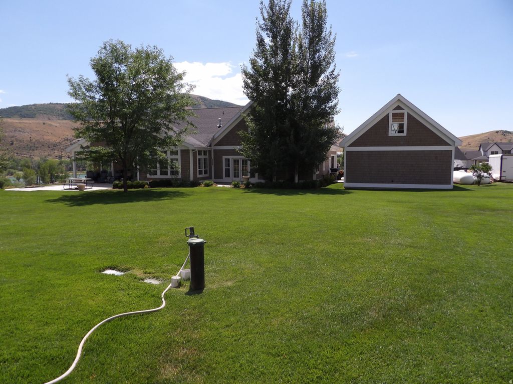 Photo of 2137 S LAKE VIEW CIR, Preston, ID 83263 (MLS # 2148376)