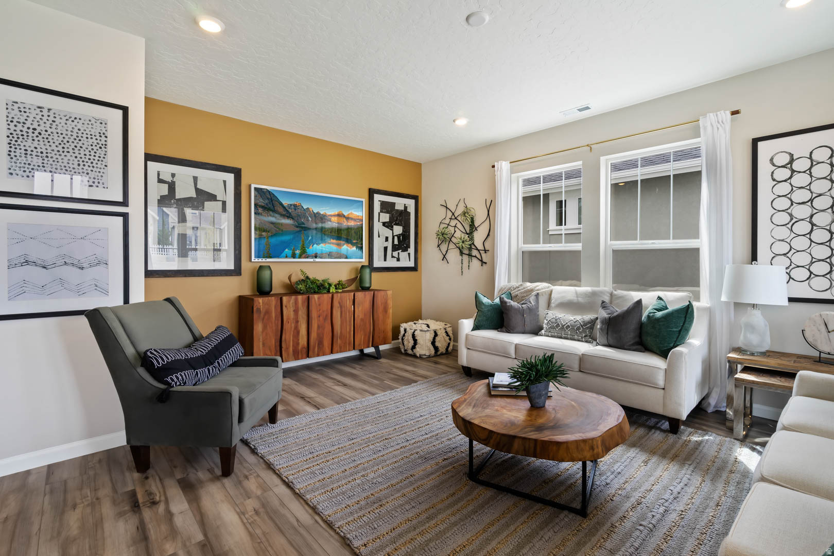 DAYBREAK - Residential