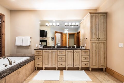 Tiny photo for 5083 S CLARENDEN PL E, Holladay, UT 84117 (MLS # 2139280)