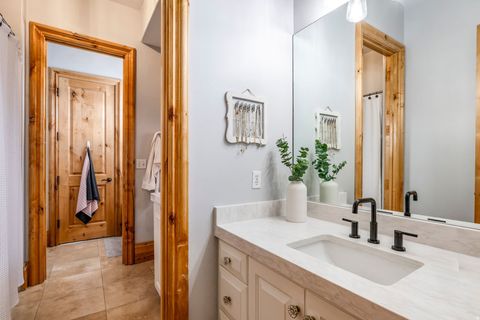 Tiny photo for 5083 S CLARENDEN PL E, Holladay, UT 84117 (MLS # 2139280)