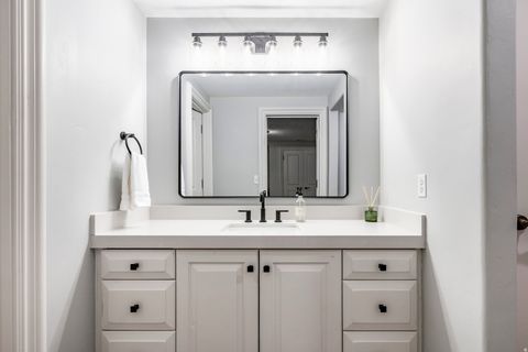 Tiny photo for 5083 S CLARENDEN PL E, Holladay, UT 84117 (MLS # 2139280)