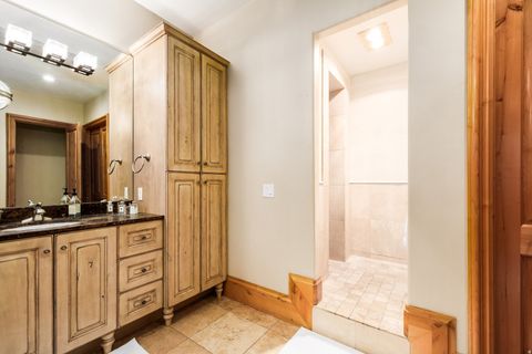 Tiny photo for 5083 S CLARENDEN PL E, Holladay, UT 84117 (MLS # 2139280)