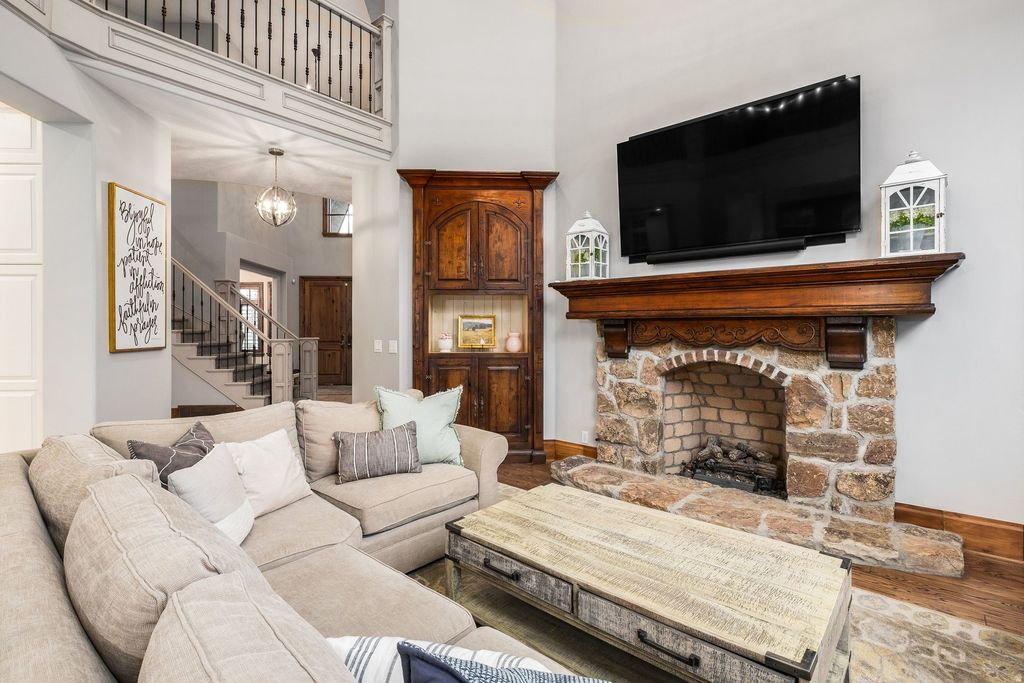 Photo of 5083 S CLARENDEN PL E, Holladay, UT 84117 (MLS # 2139280)