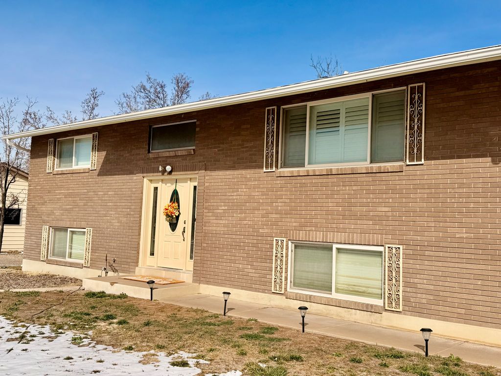 Photo of 2298 W 800 N, Clinton, UT 84015 (MLS # 2138642)