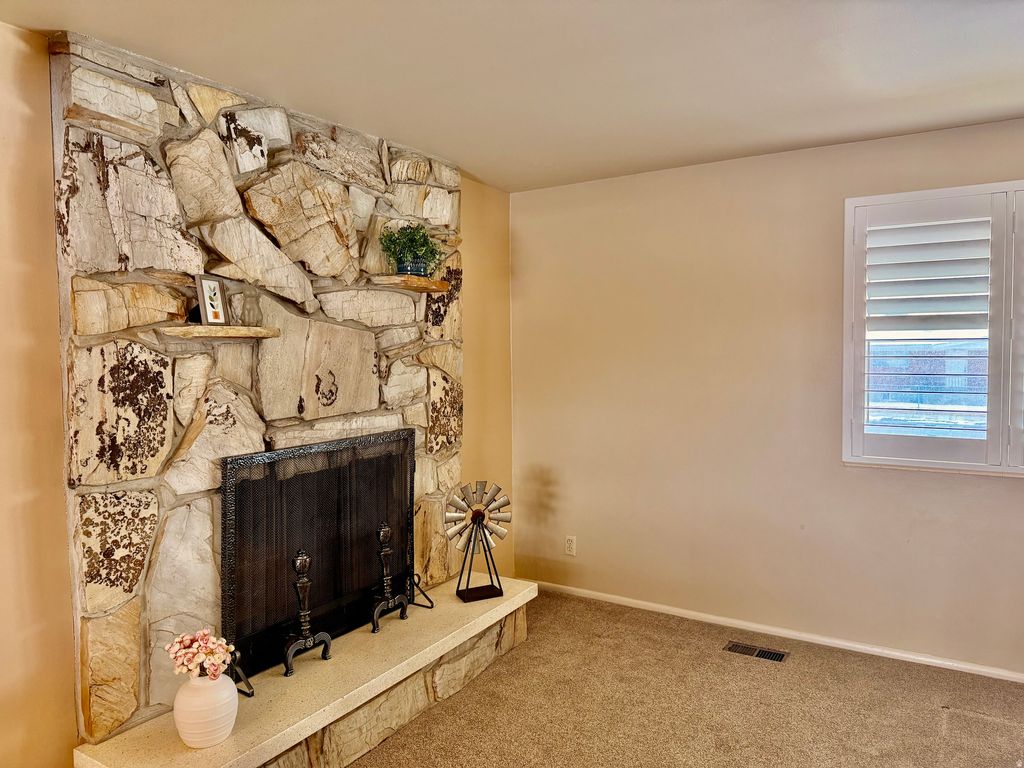 Photo of 2298 W 800 N, Clinton, UT 84015 (MLS # 2138642)