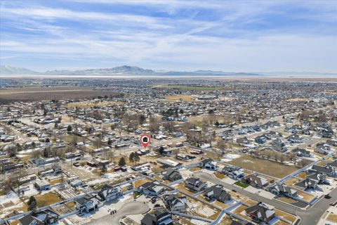 Tiny photo for 2298 W 800 N, Clinton, UT 84015 (MLS # 2138642)