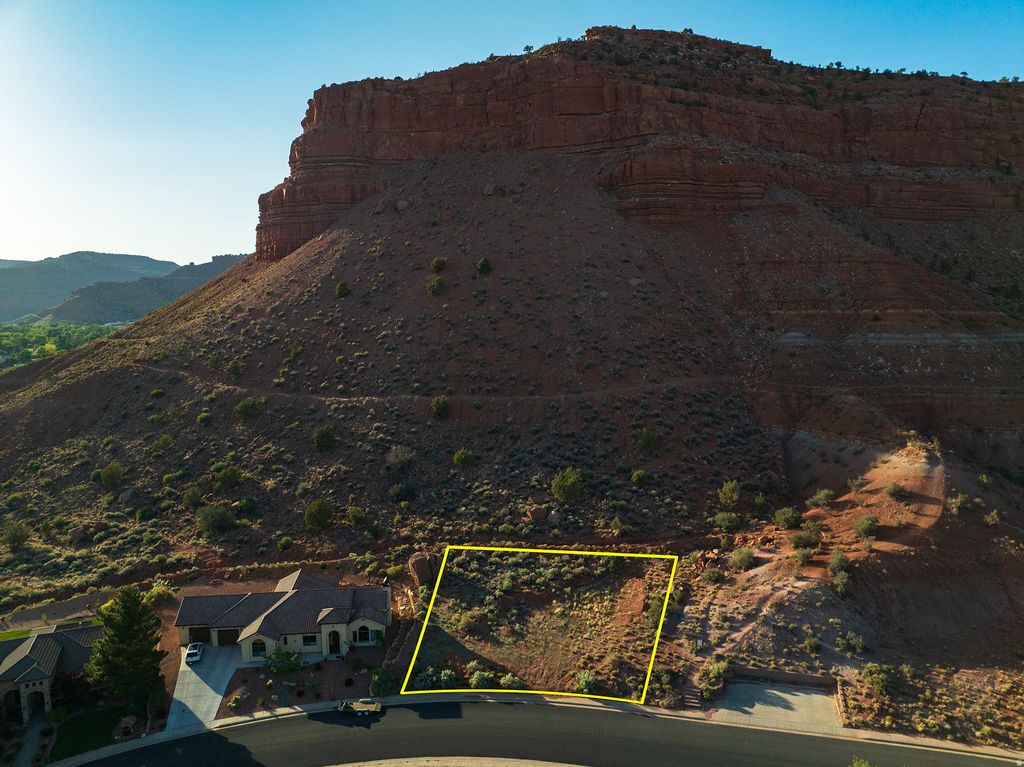 Photo of 745 E COUNTRY CLUB DR #114, Kanab, UT 84741 (MLS # 2125881)