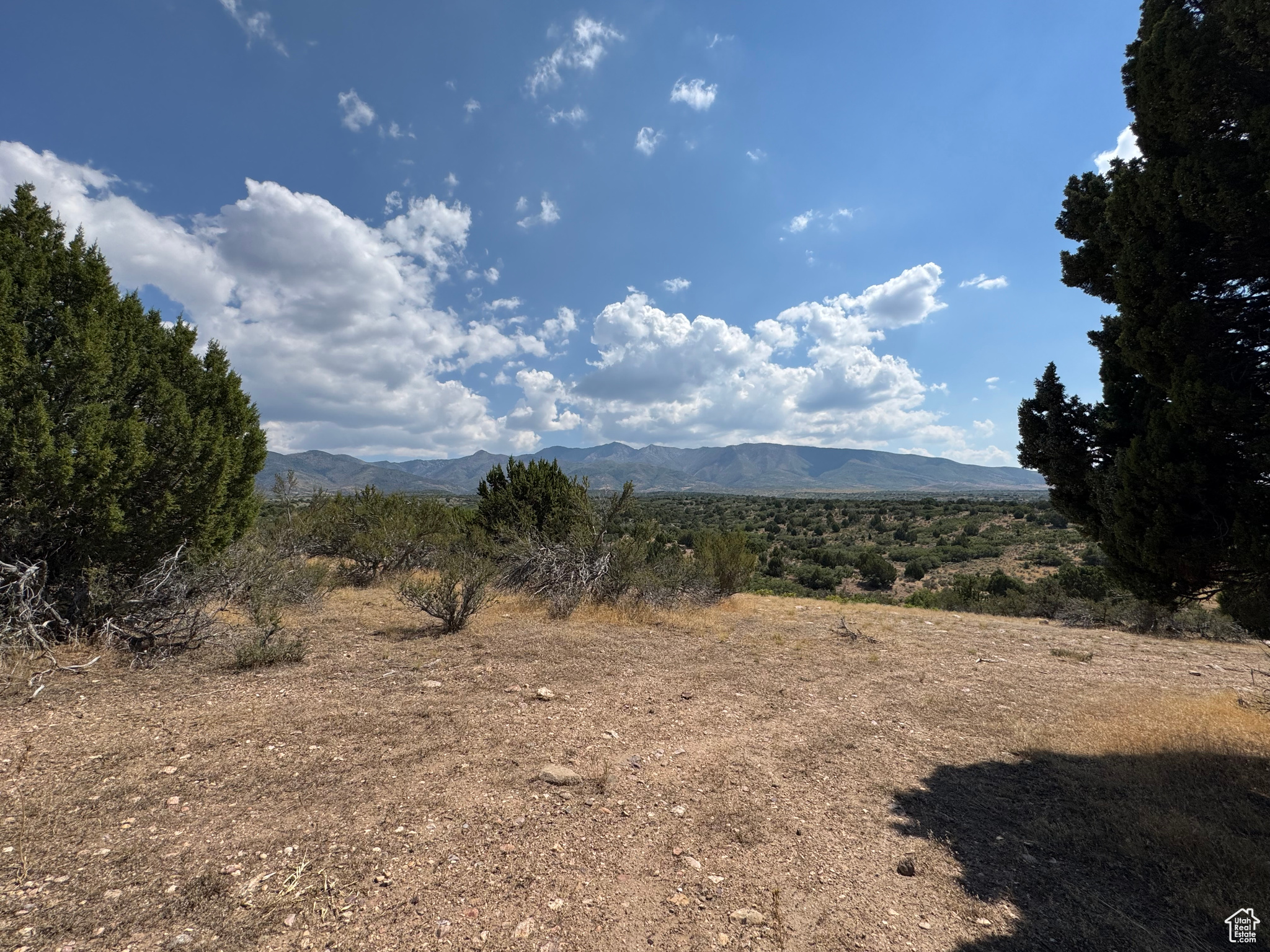 SE1/4 SEC 28, T21S, R4W - Land