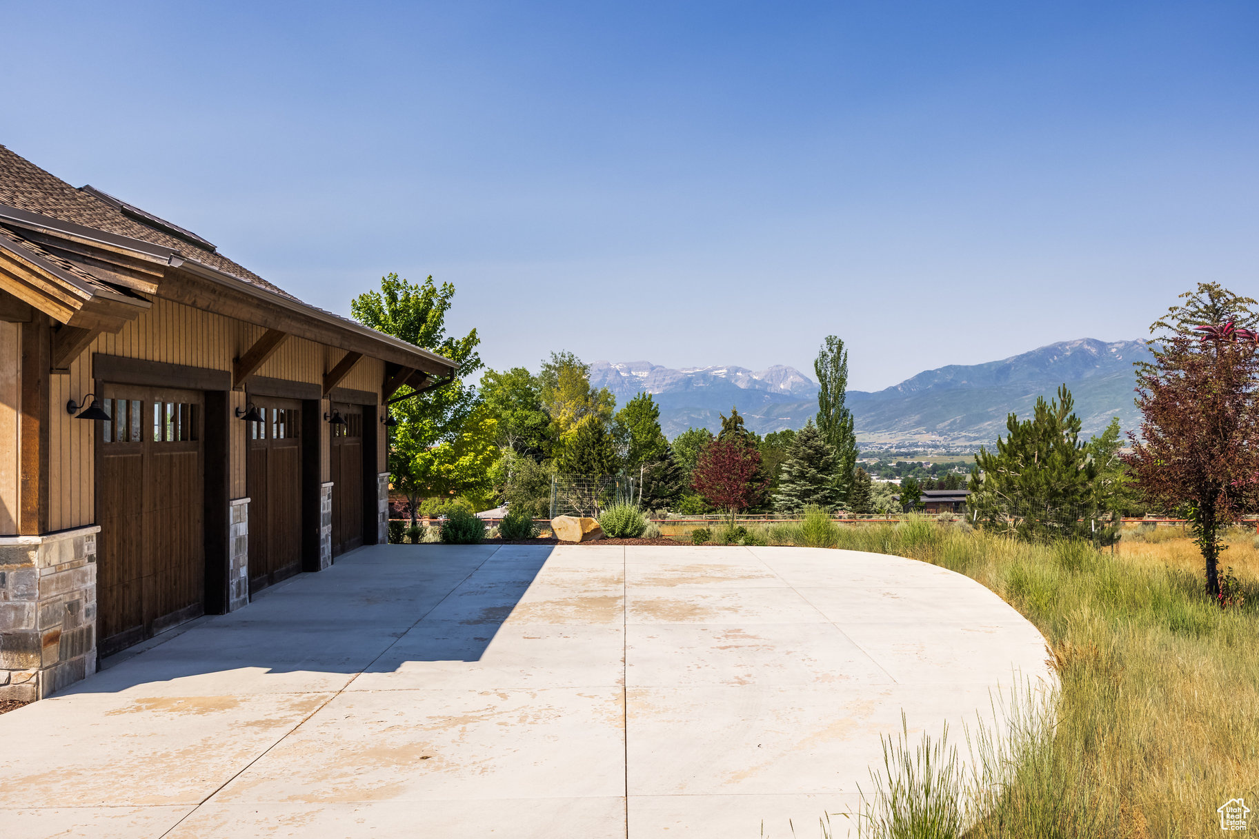 RED LEDGES - Residential