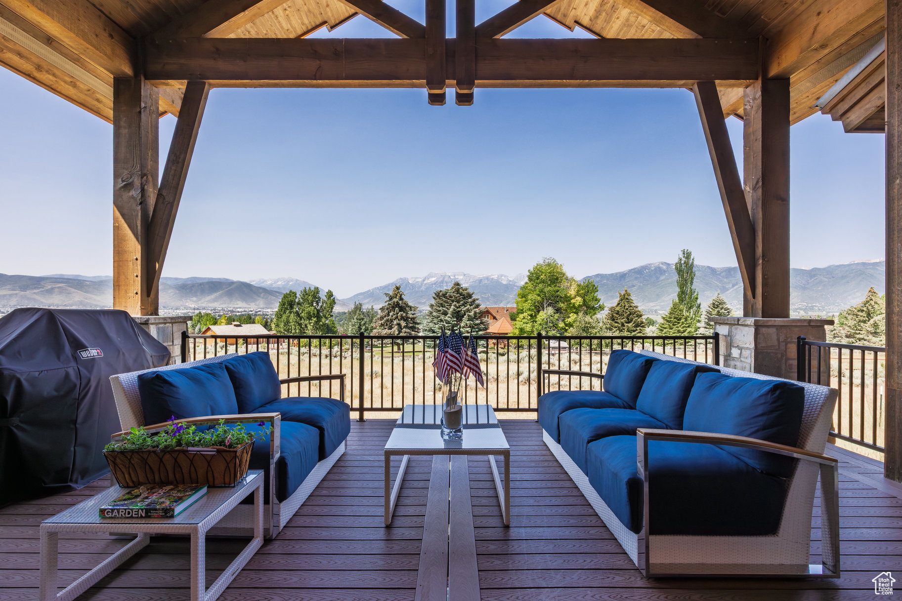 RED LEDGES - Residential