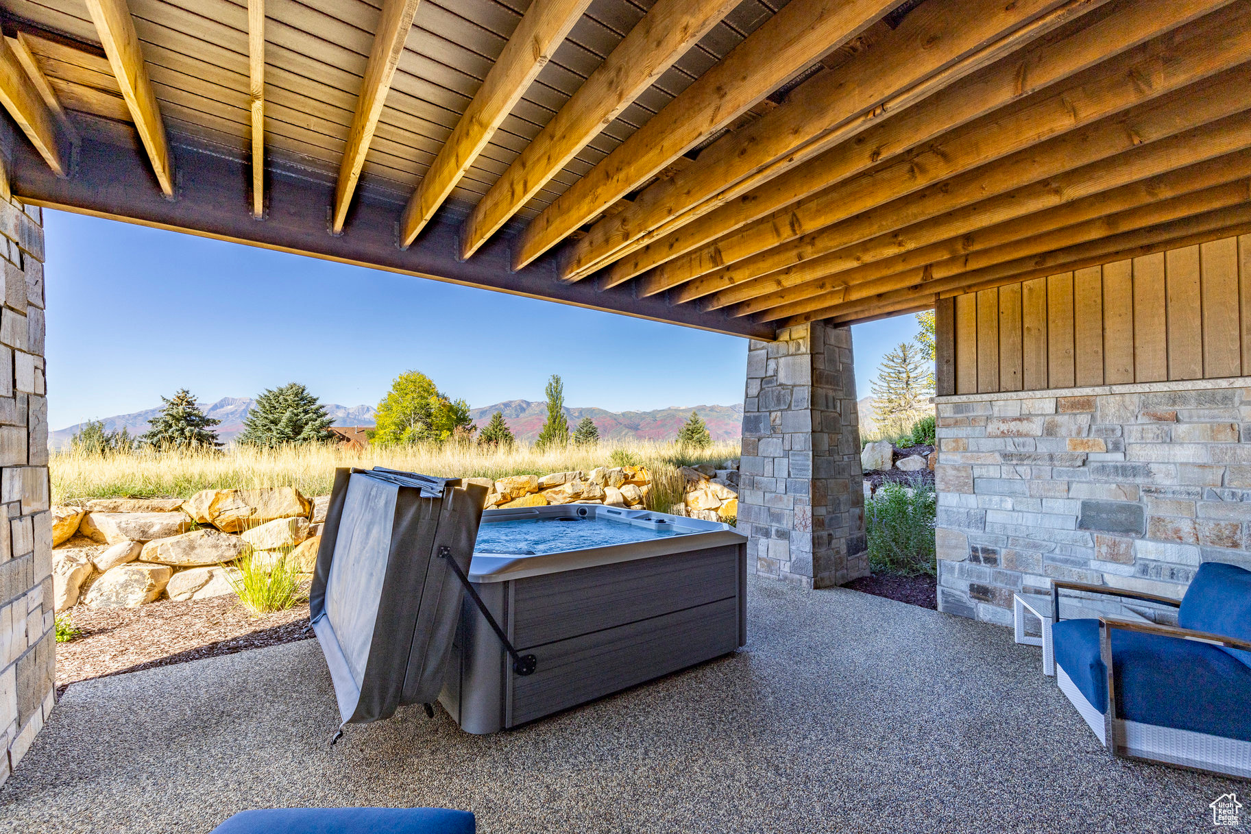 RED LEDGES - Residential