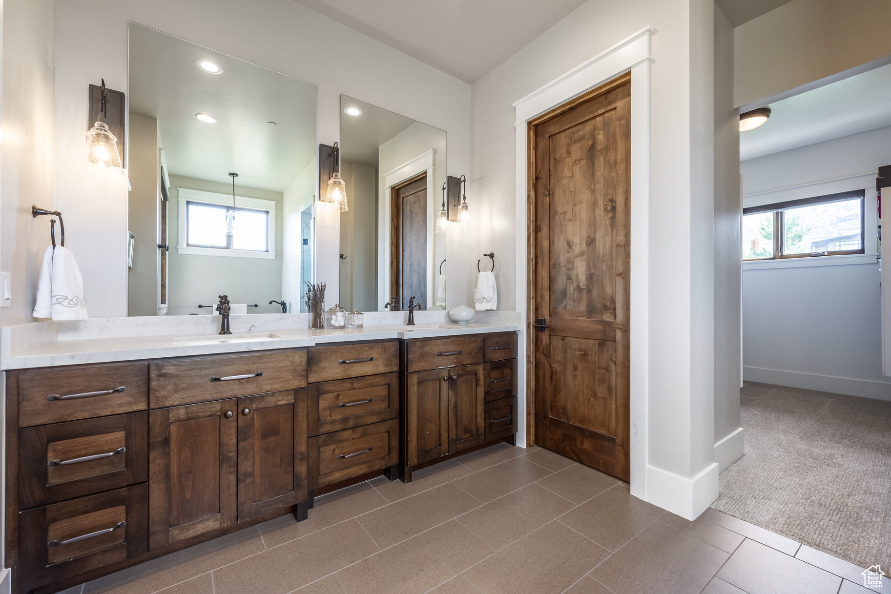 RED LEDGES - Residential