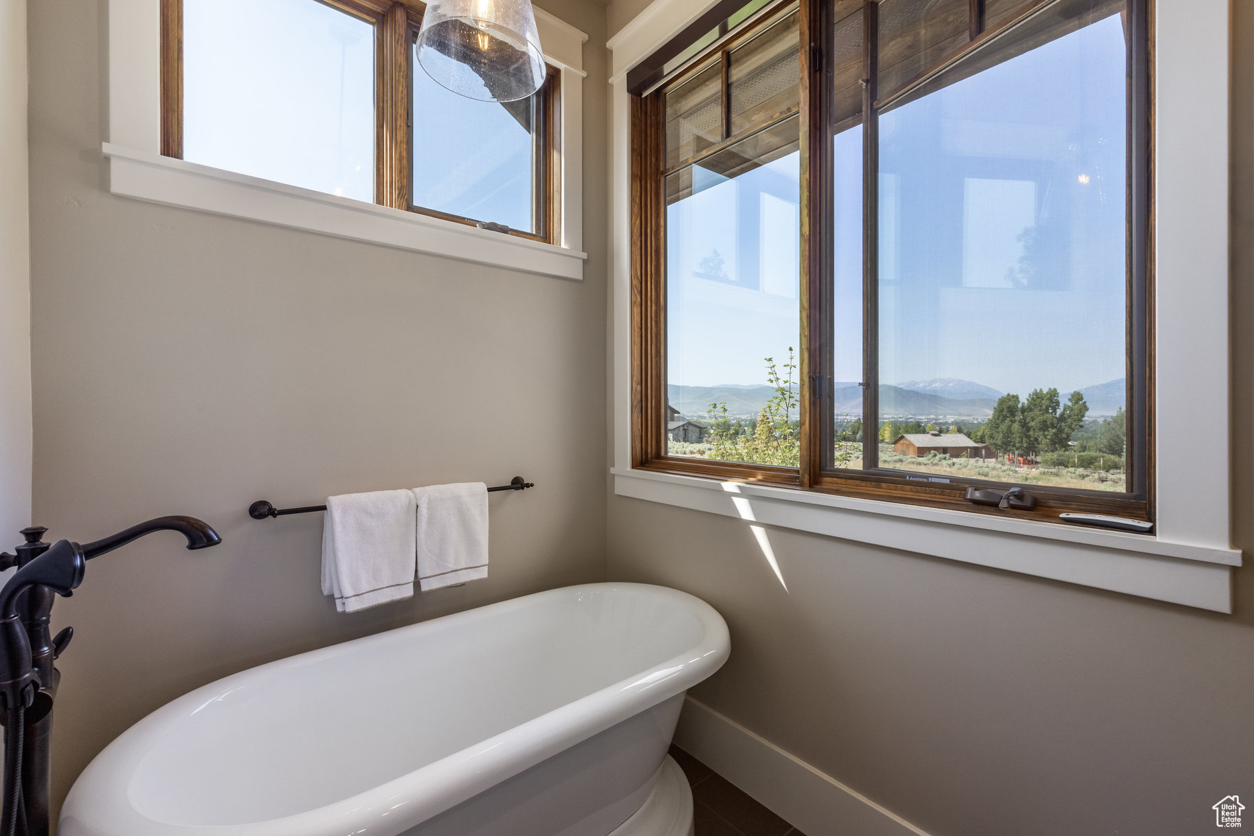 RED LEDGES - Residential