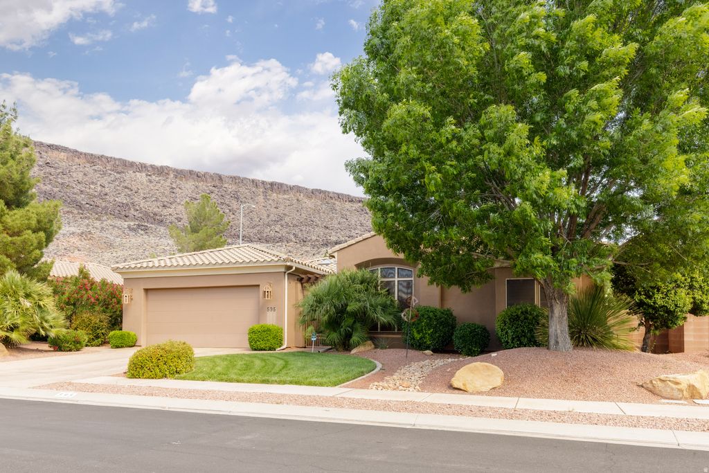 Photo of 595 S PINEBROOK LN, Saint George, UT 84770 (MLS # 2157668)