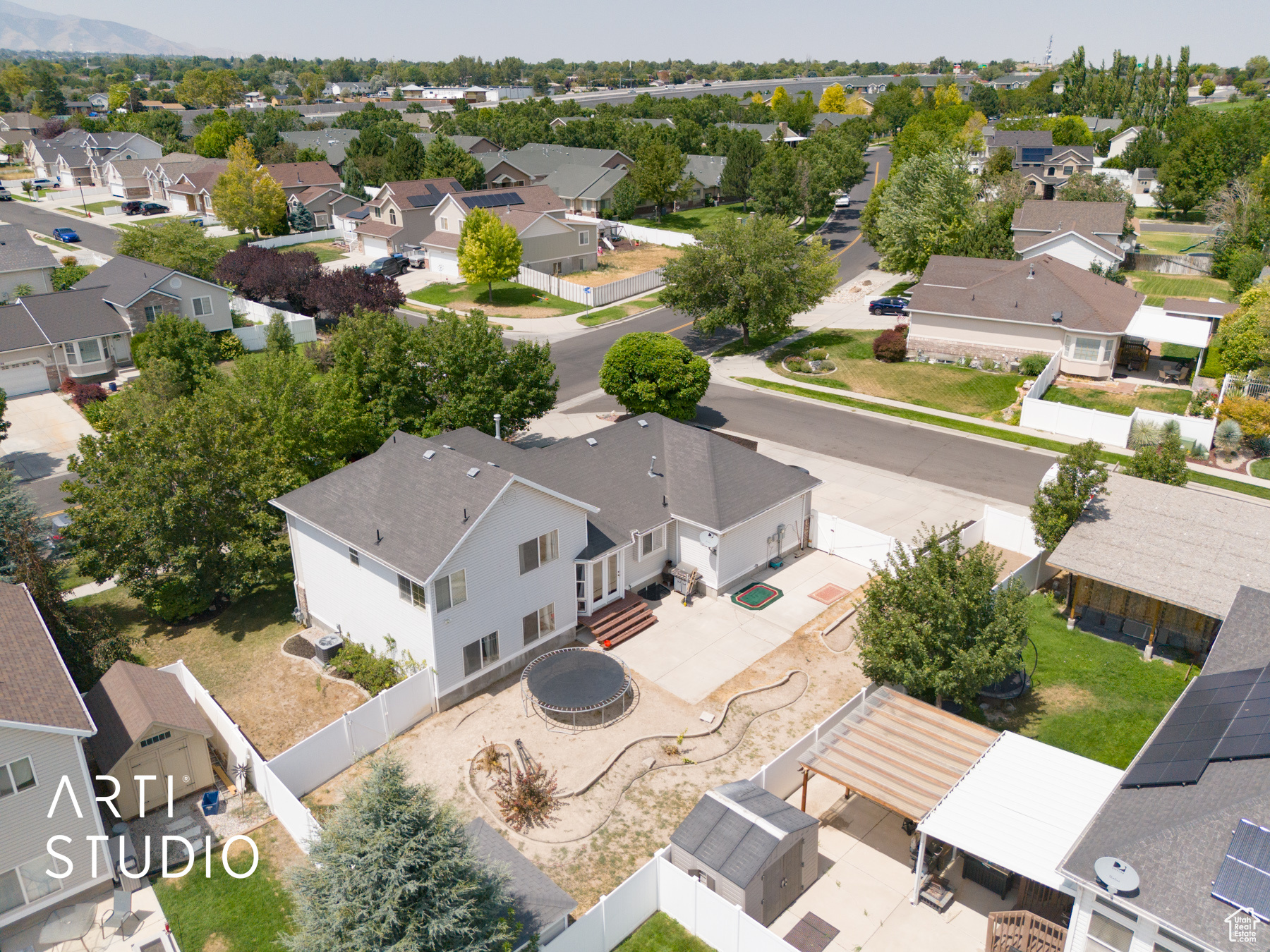 TAYLORS POINTE - Residential