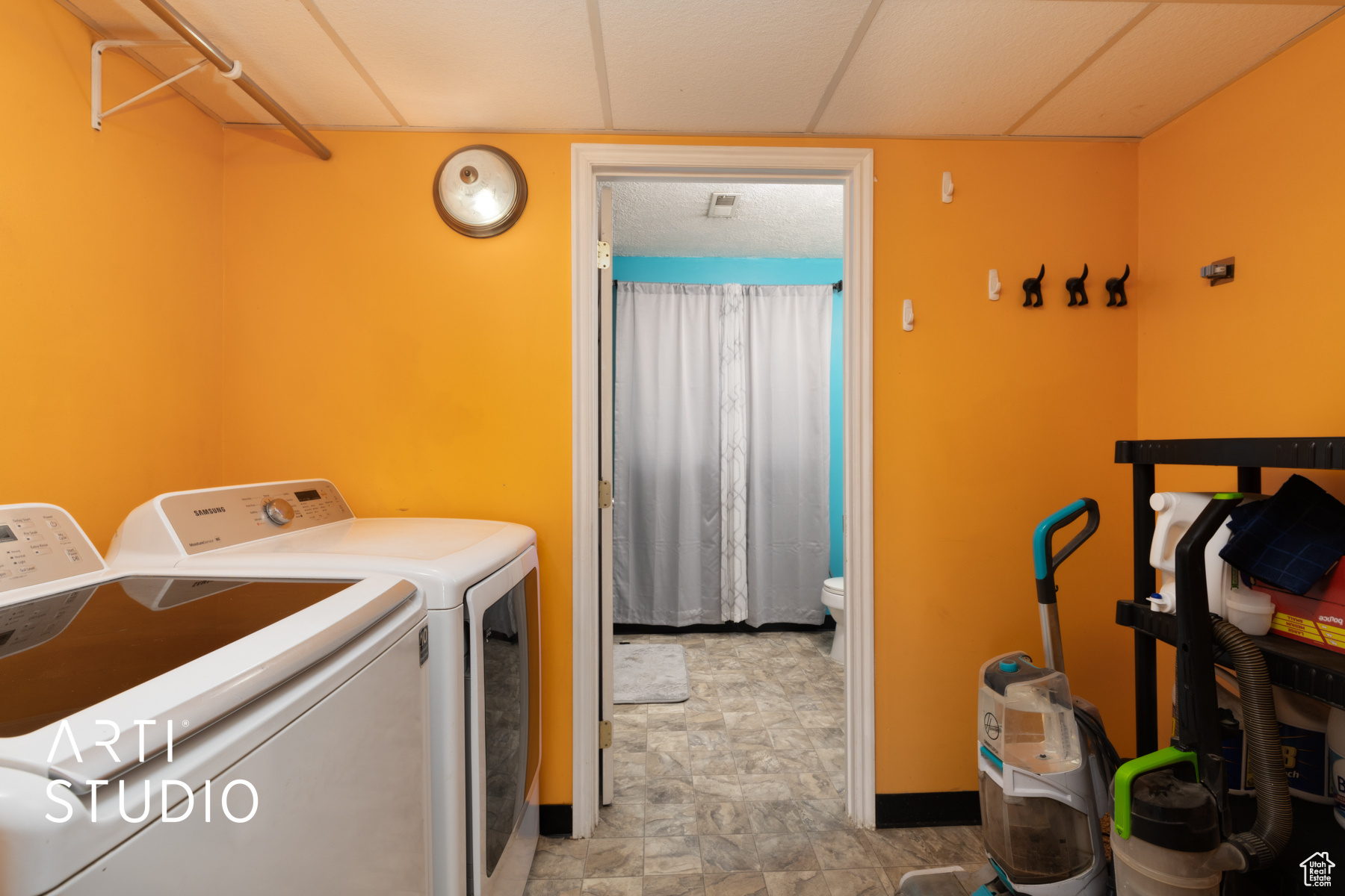 TAYLORS POINTE - Residential