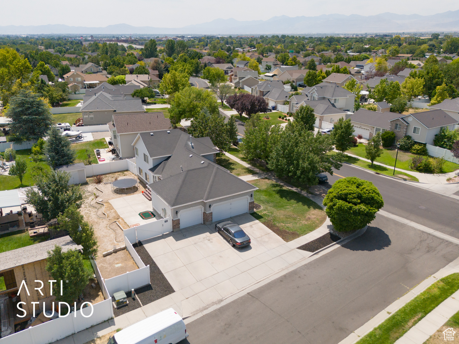 TAYLORS POINTE - Residential