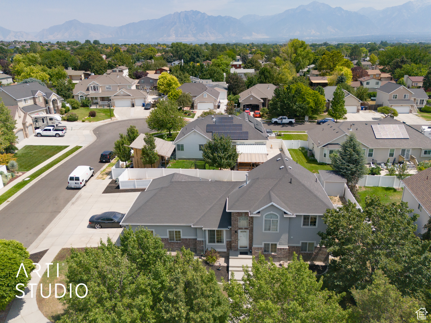 TAYLORS POINTE - Residential