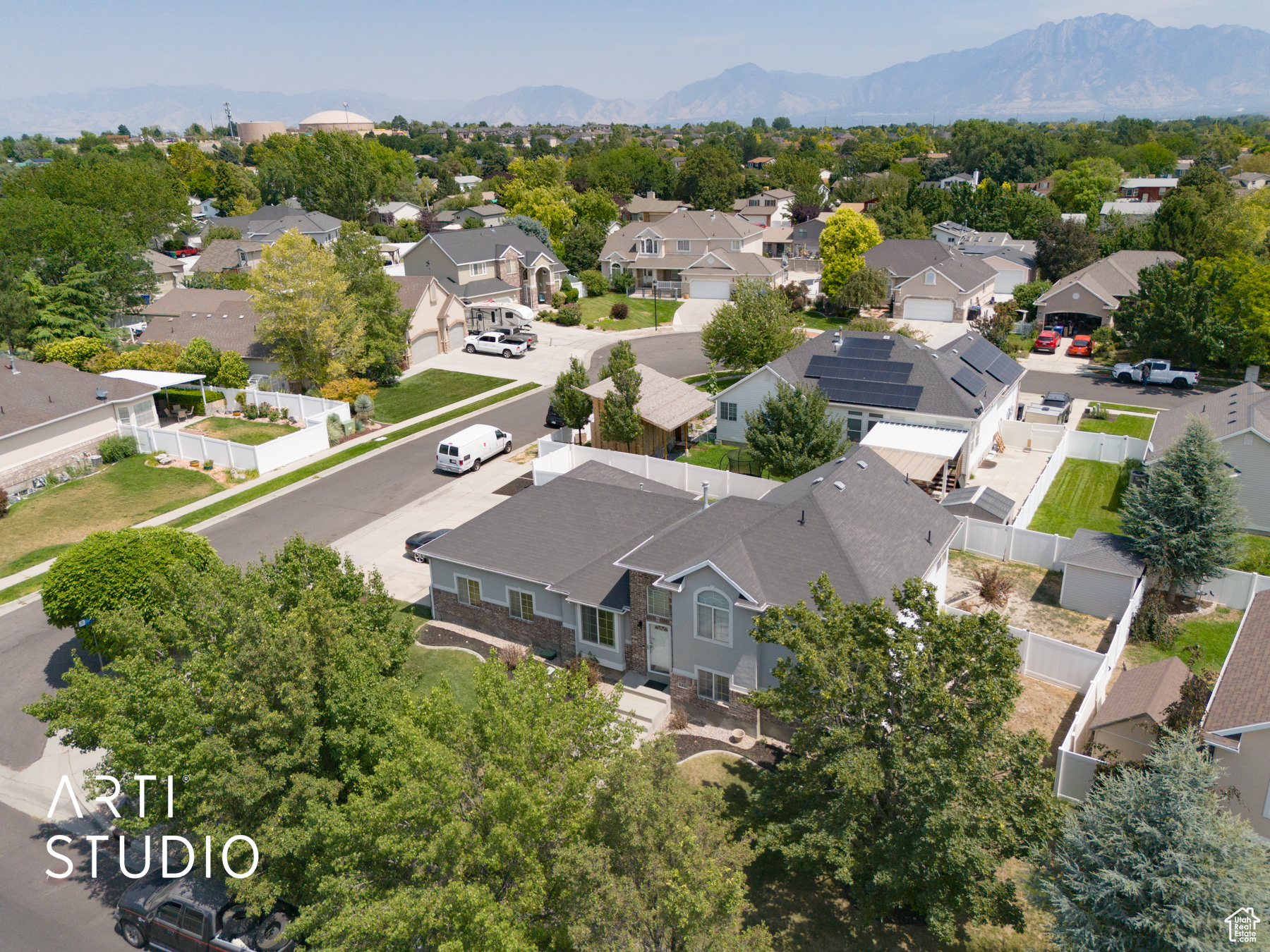 TAYLORS POINTE - Residential