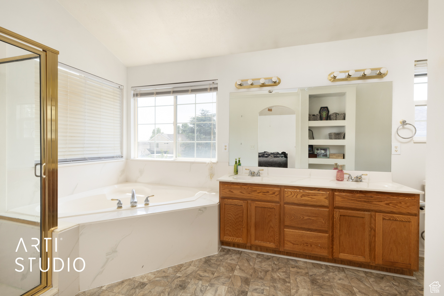 TAYLORS POINTE - Residential