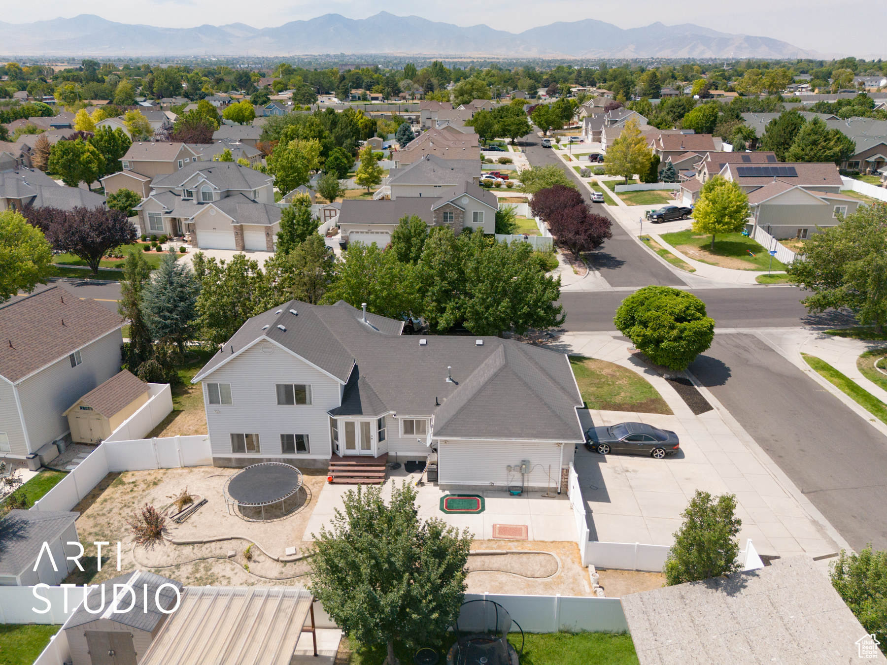 TAYLORS POINTE - Residential