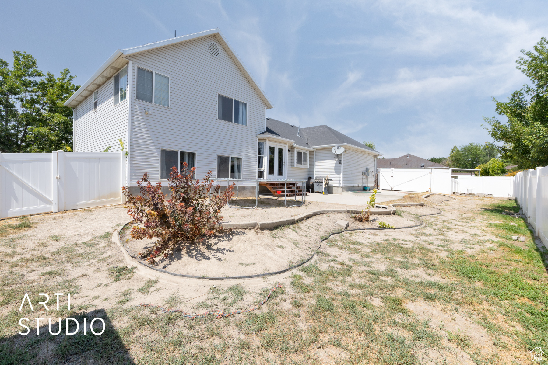 TAYLORS POINTE - Residential