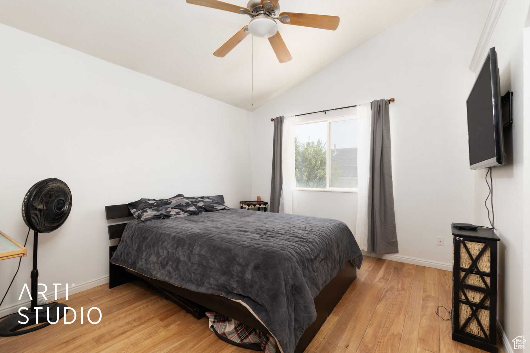 TAYLORS POINTE - Residential