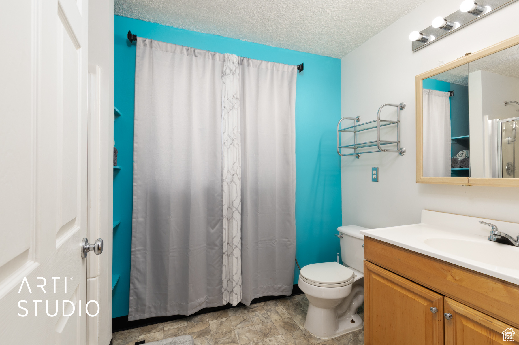 TAYLORS POINTE - Residential