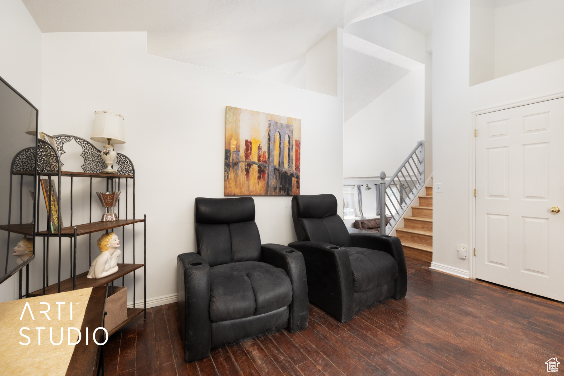 TAYLORS POINTE - Residential