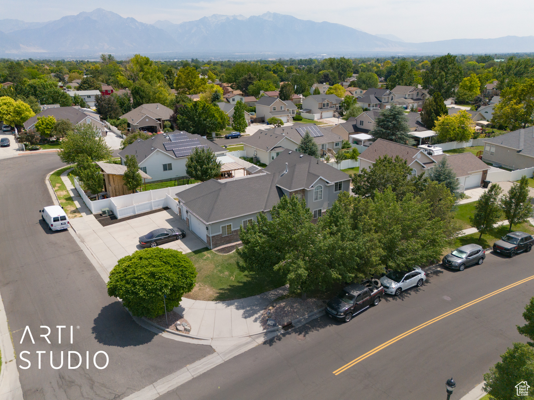 TAYLORS POINTE - Residential