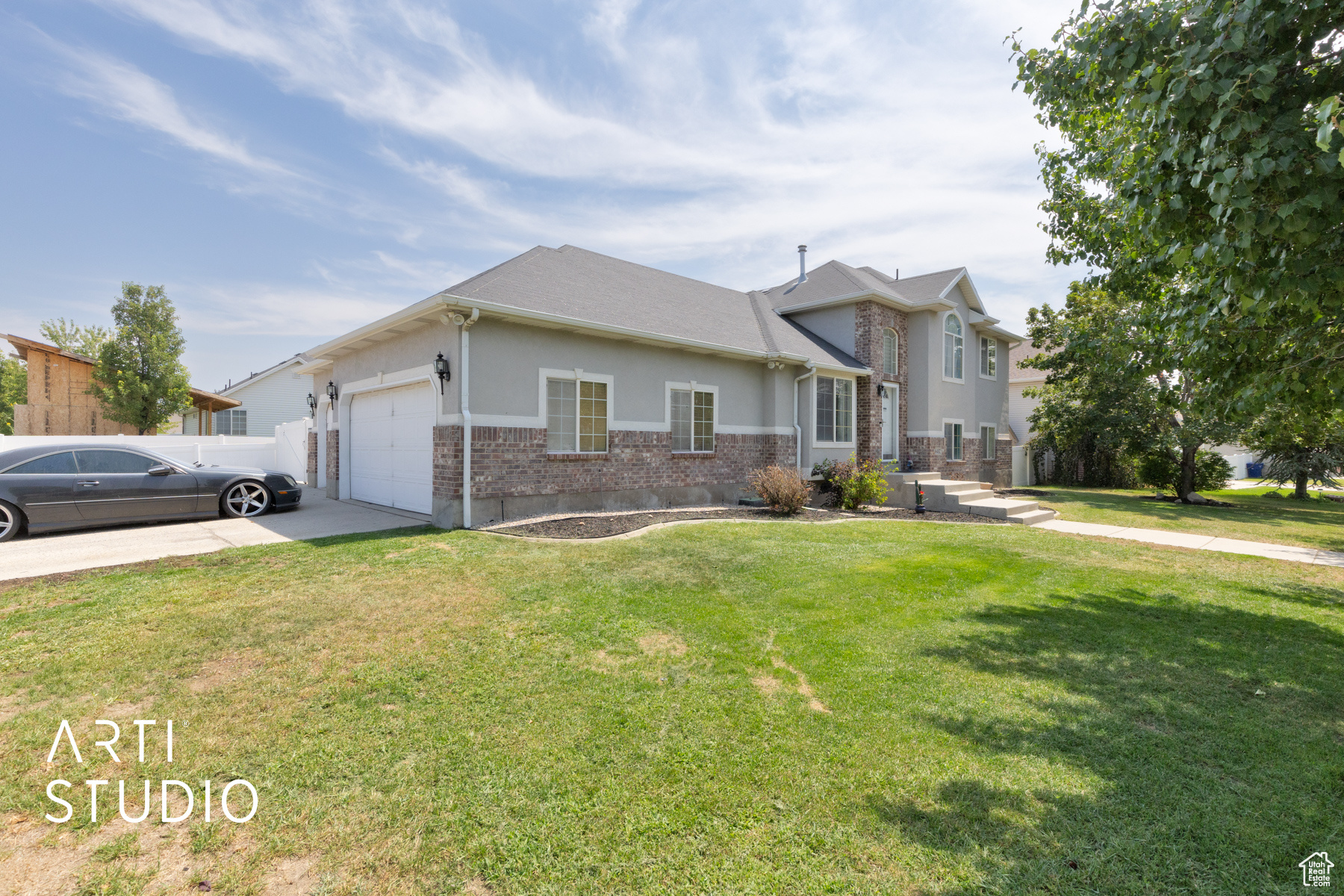 TAYLORS POINTE - Residential
