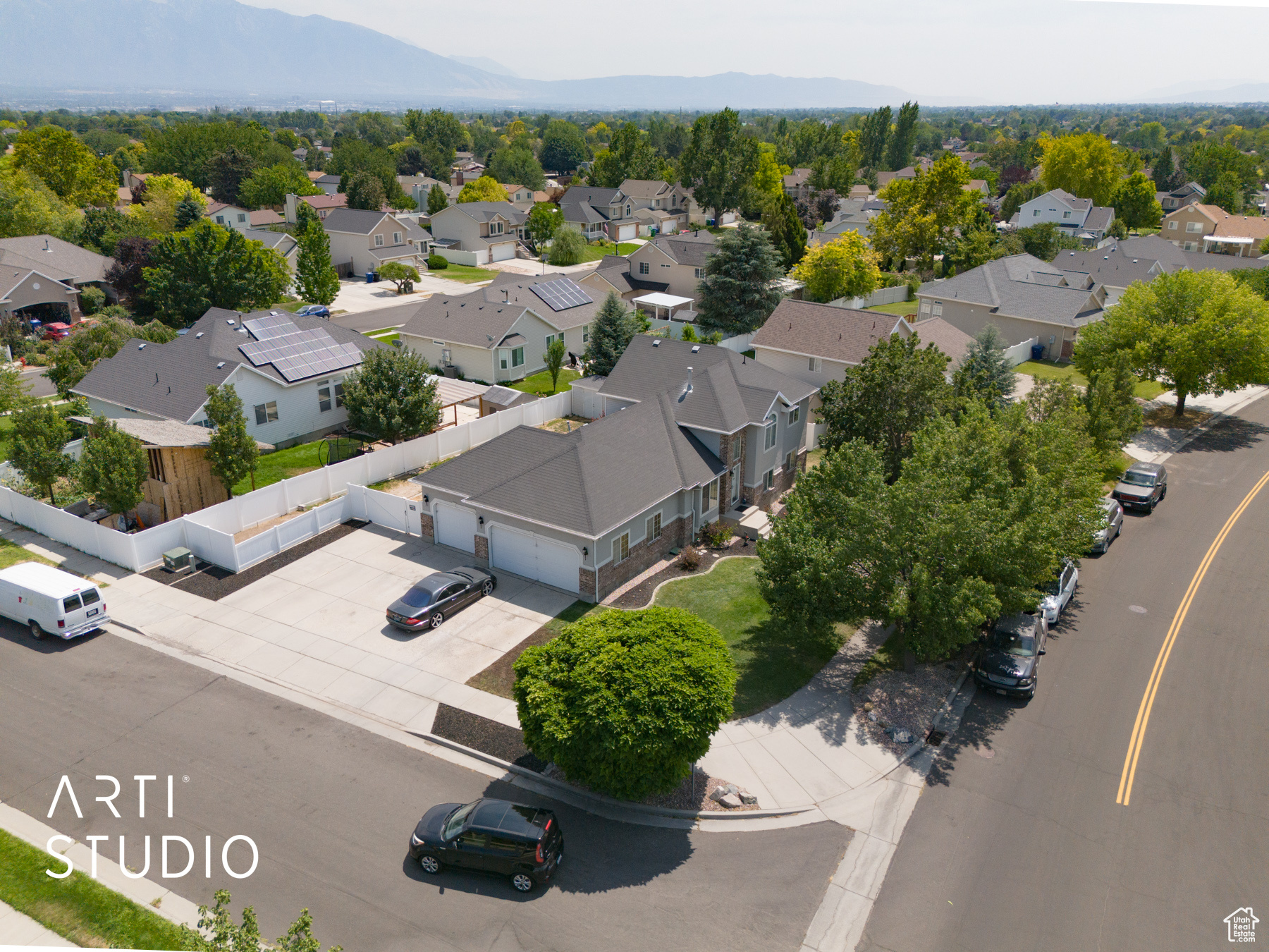 TAYLORS POINTE - Residential