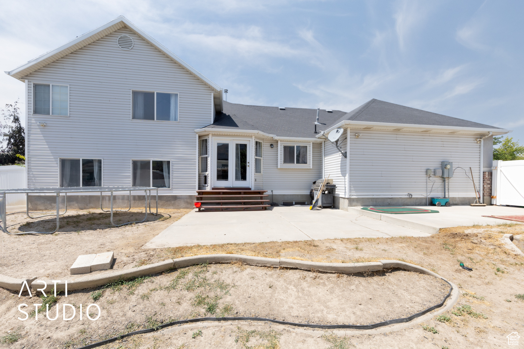 TAYLORS POINTE - Residential