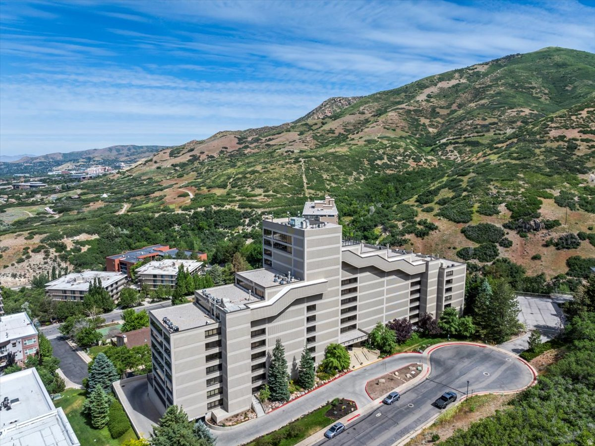 BENCH TOWER - Residential