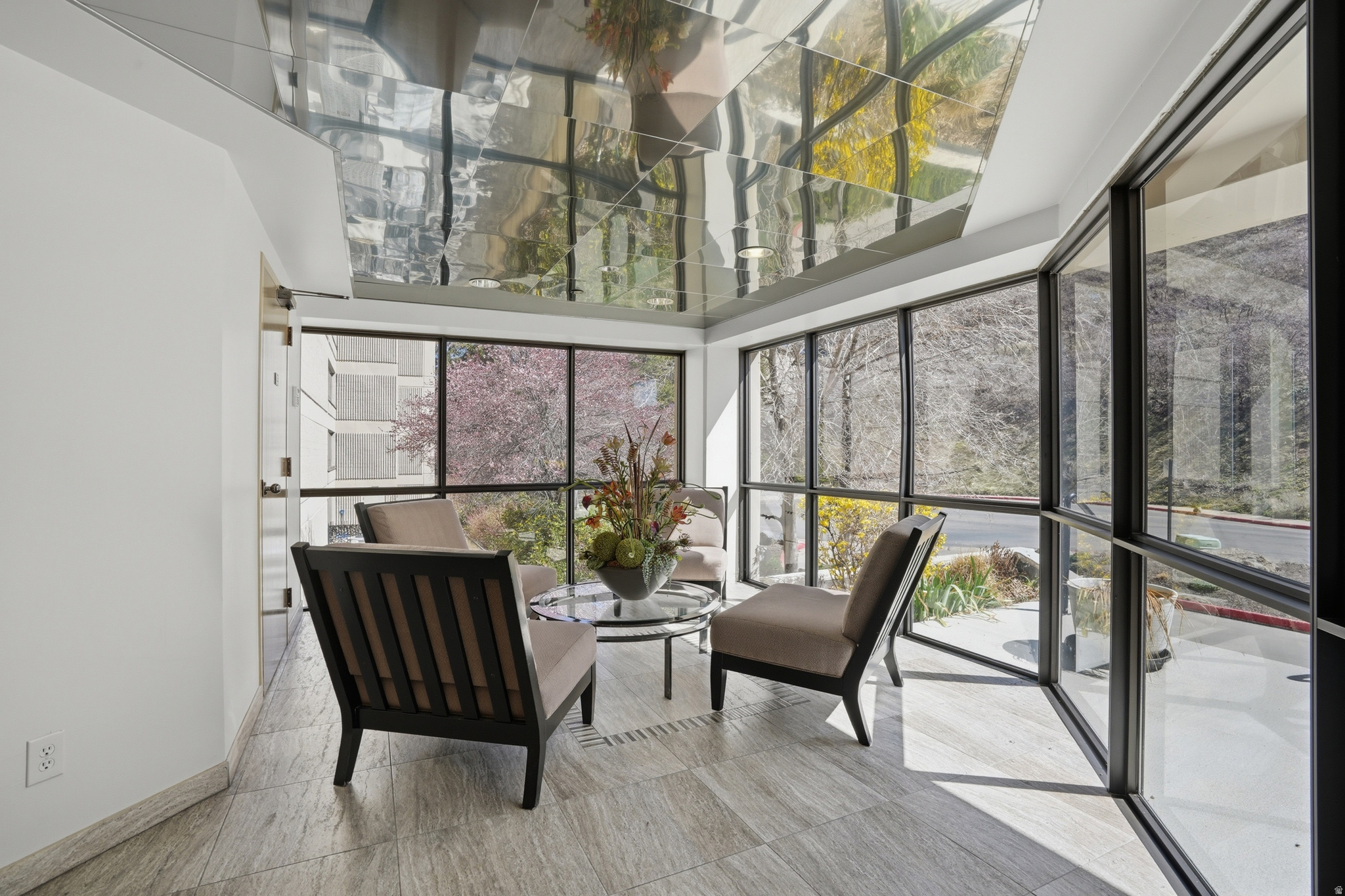 BENCH TOWER - Residential