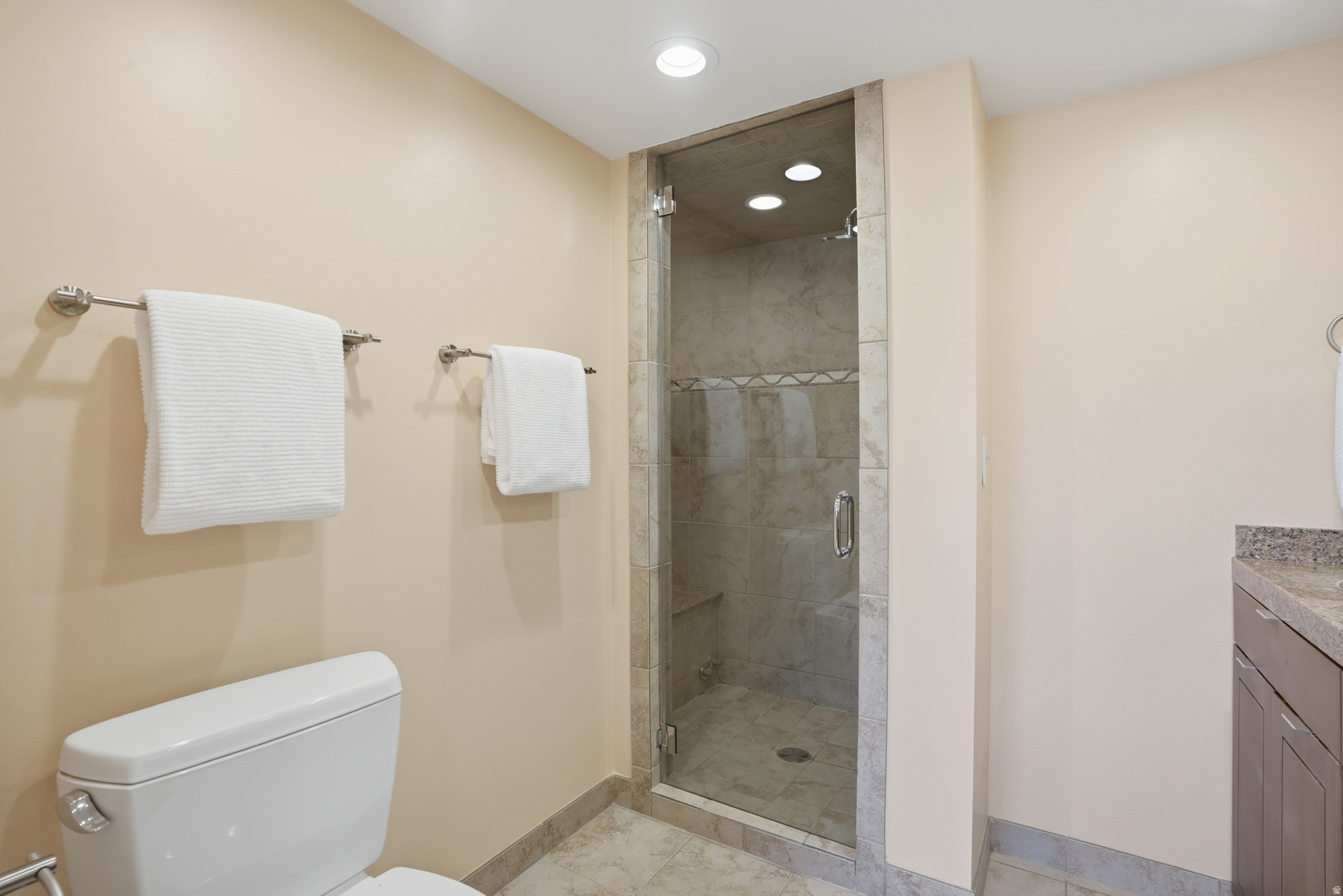 BENCH TOWER - Residential