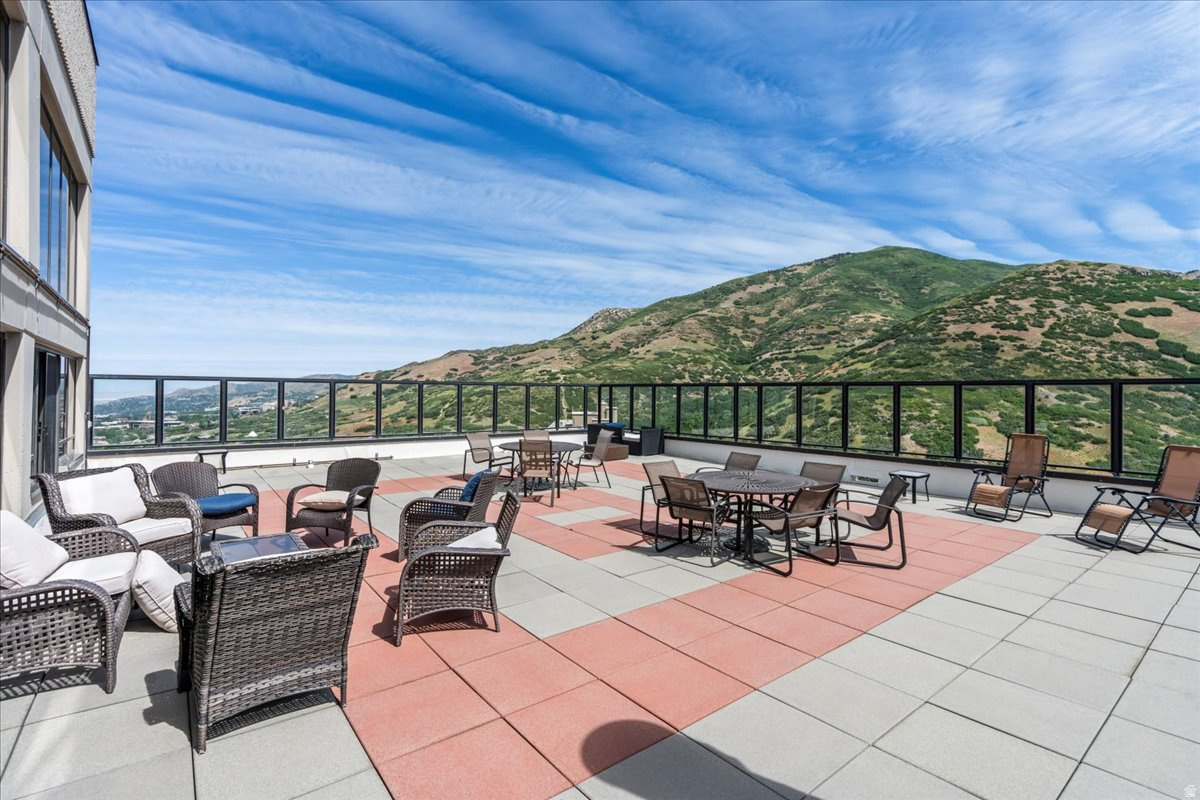 BENCH TOWER - Residential