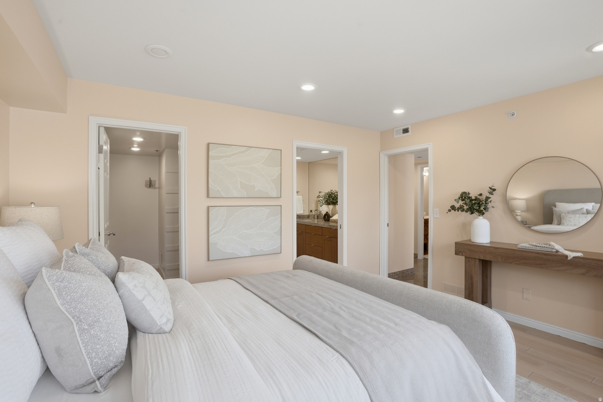 BENCH TOWER - Residential