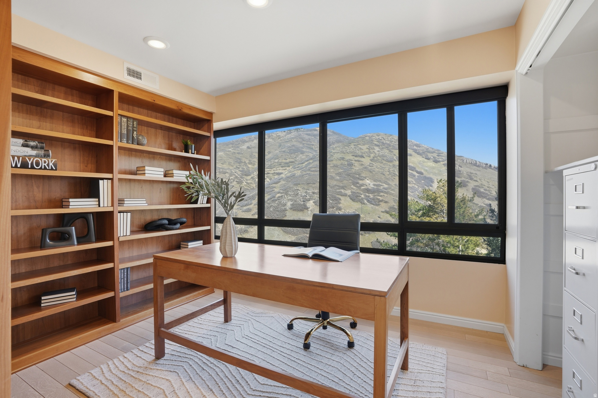 BENCH TOWER - Residential