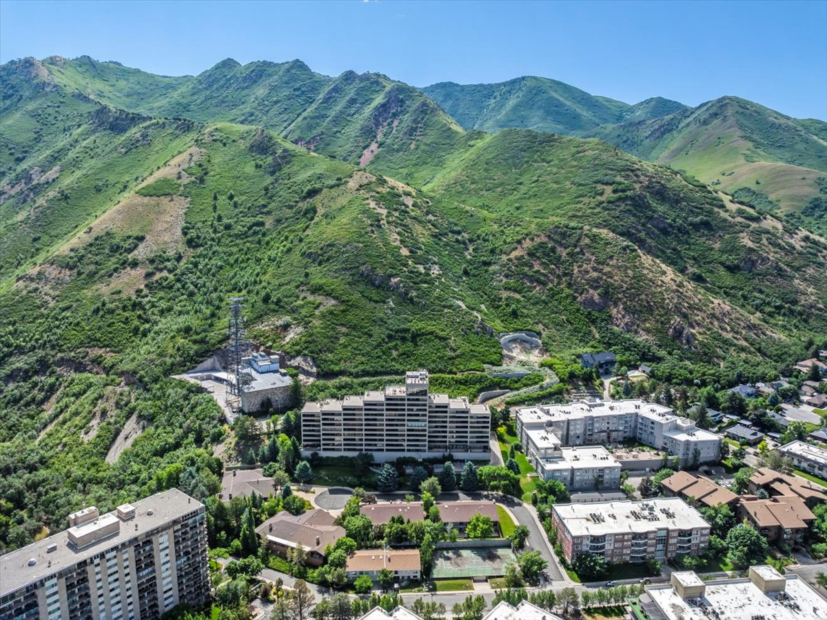 BENCH TOWER - Residential