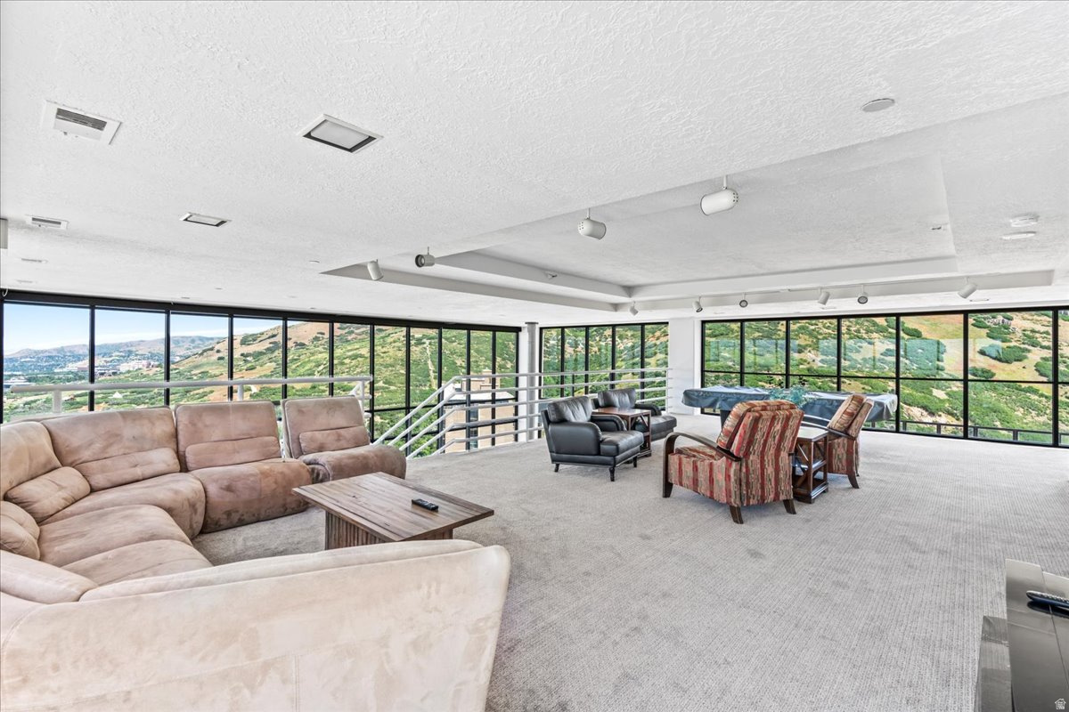 BENCH TOWER - Residential