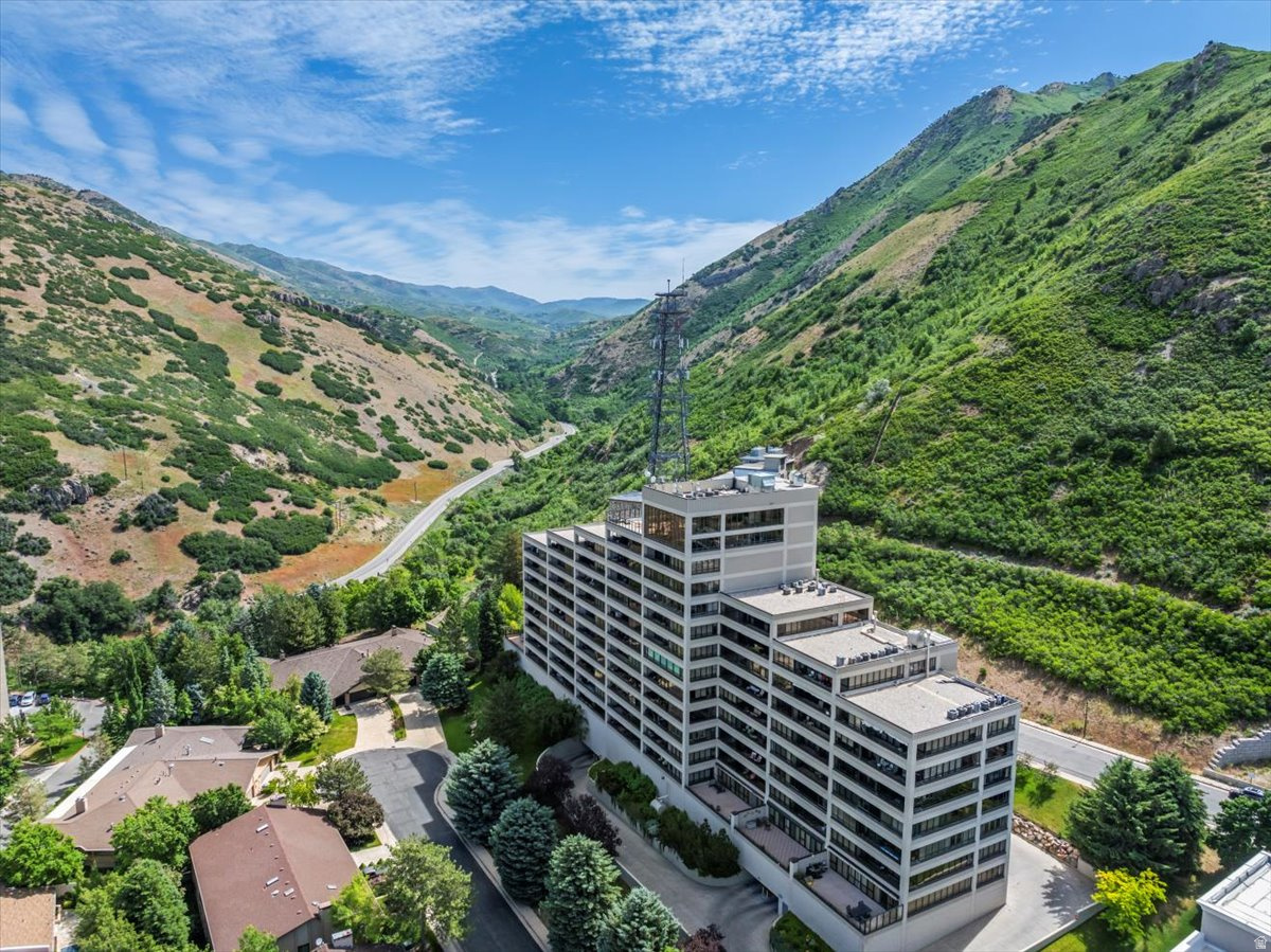 BENCH TOWER - Residential