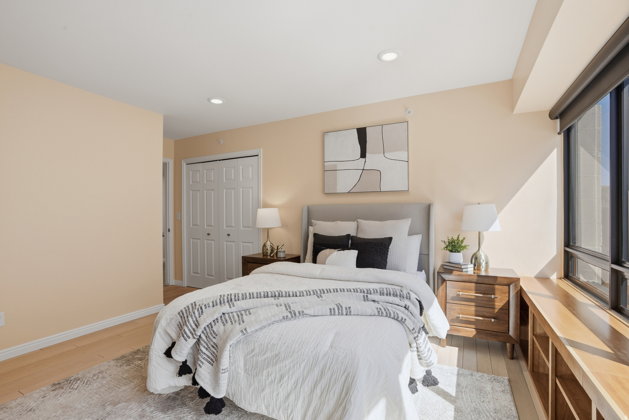 BENCH TOWER - Residential