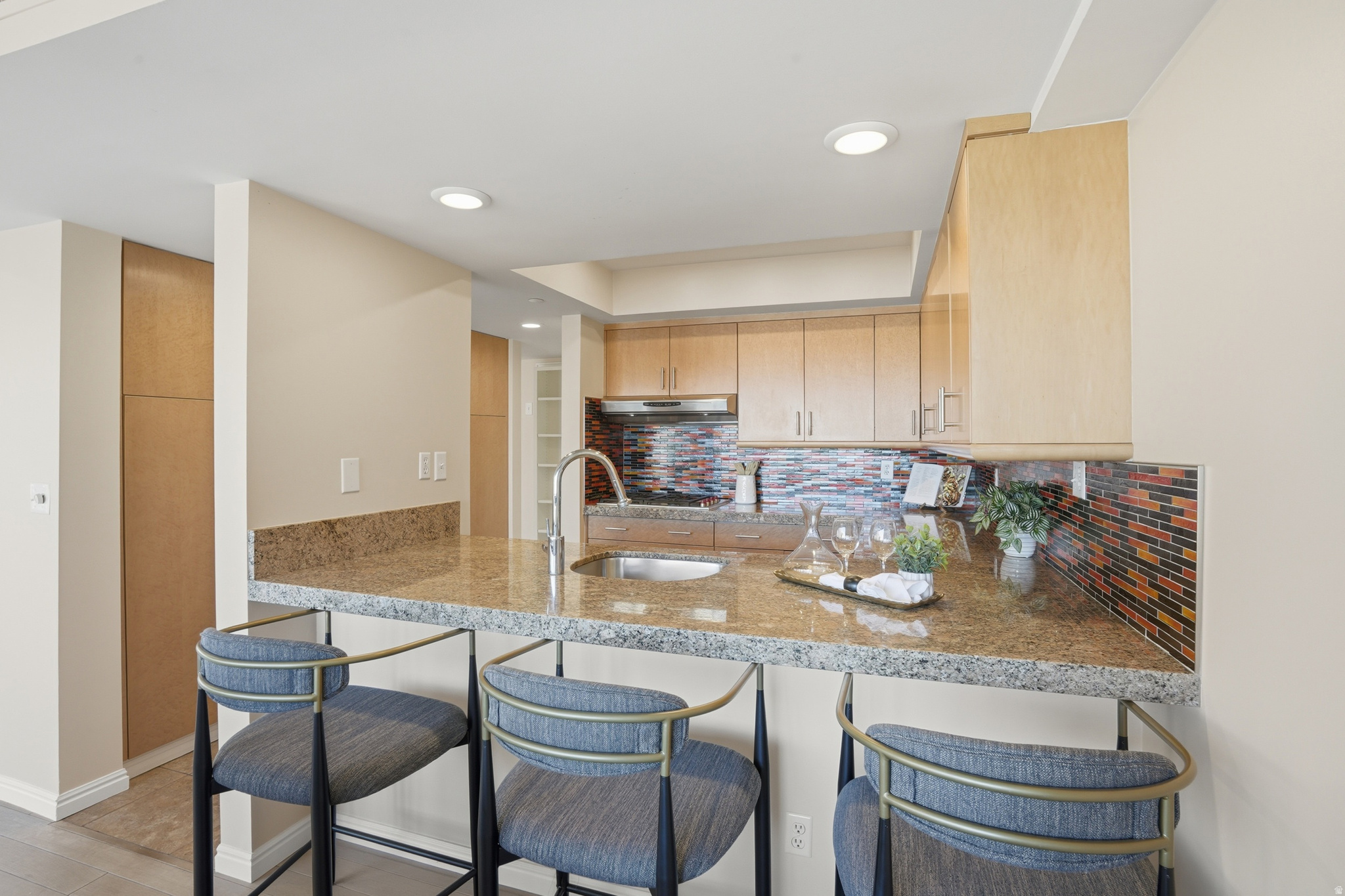 BENCH TOWER - Residential