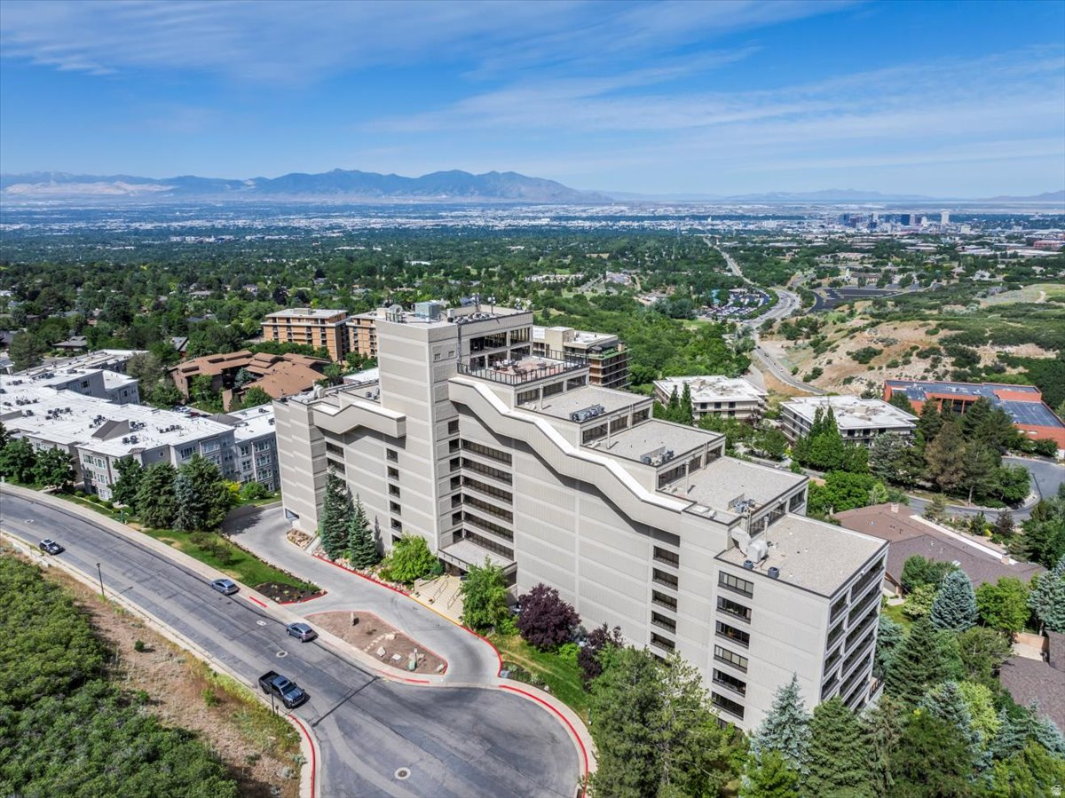 BENCH TOWER - Residential