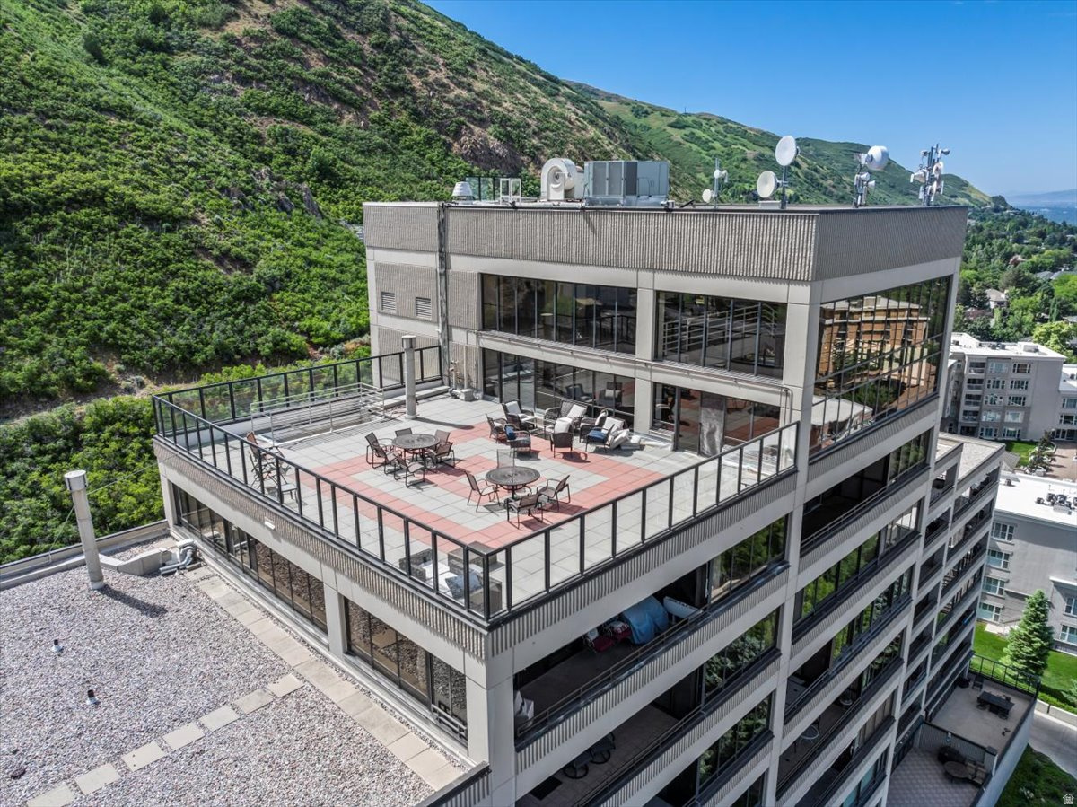 BENCH TOWER - Residential