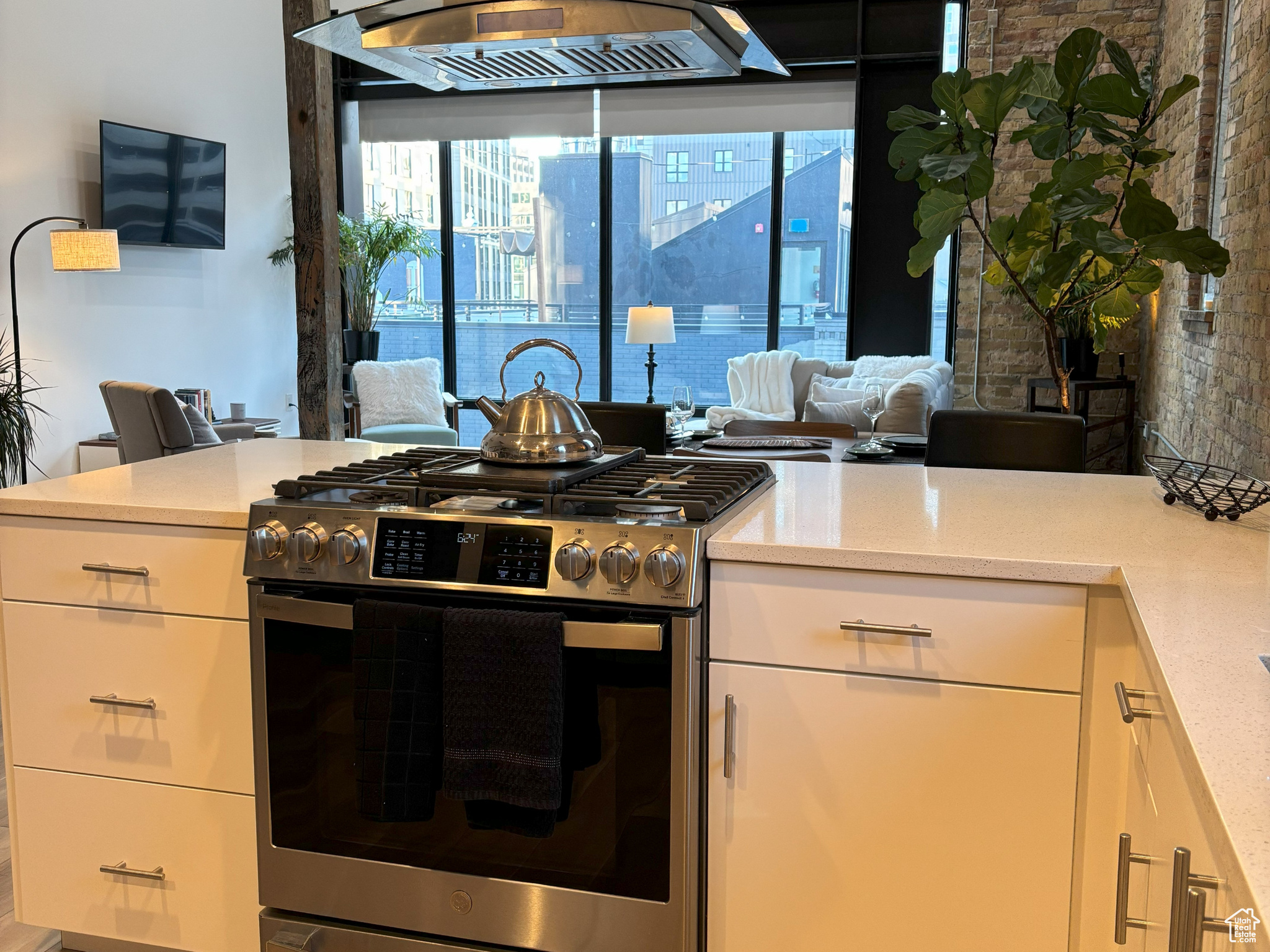 THE WARHOL LOFTS - Residential