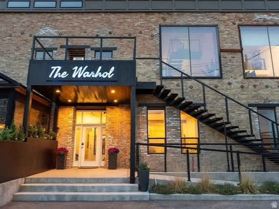THE WARHOL LOFTS - Residential