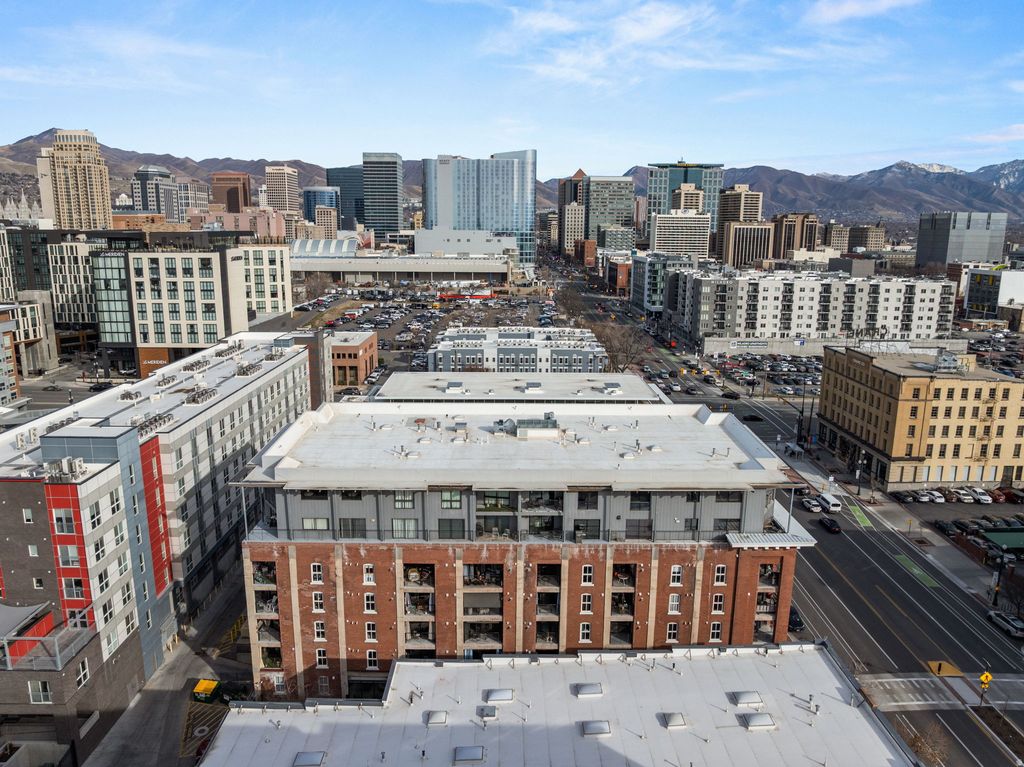 Photo of 328 W 200 S #505, Salt Lake City, UT 84101 (MLS # 2142479)